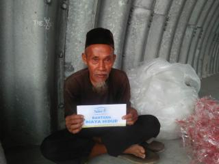 Nasrul Terima Bantuan Biaya Hidup Rumah Yatim