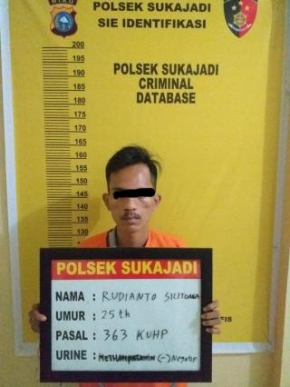 Dua Pelaku Pencurian handphone di Tangkap Polisi setelah melakukan aksi