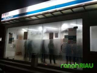 Nasabah BNI Tembilahan Keluhkan Kegagalan Bertransaksi di Mesin ATM