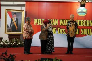 Tembang Andaikan Kau datang Kembali iringi Ganjar Pamit Undur diri dari Jabatannya