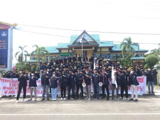 Peringatan HARKODIA, Mahasiswa Polbeng Gelar Aksi Damai Menyerukan Bengkalis Bebas Korupsi