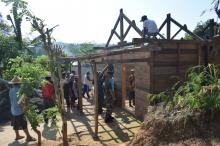 Warga Gotong Royong Bedah RTLH