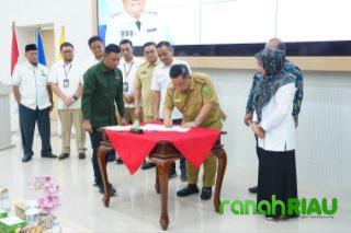Dukung Pendidikan Tinggi, Pemprov Riau resmi Hibahkan Aset Tanah ke UNRI